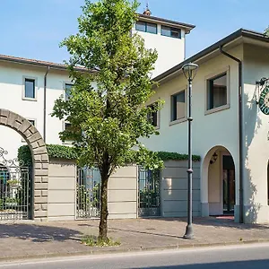 https://hotel-villa-zoia.it-lombardy.com